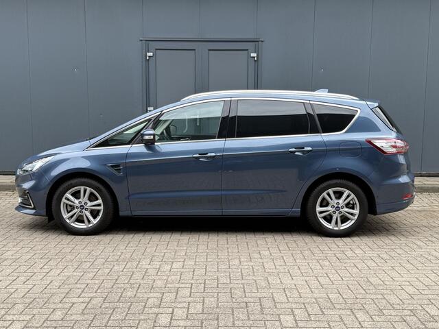 Ford S-MAX 2.5i HEV Luxury 5P Automaat / Trekgewicht 1.750 kg / Apple Carplay Android Auto / Allseason banden / Stoelverwarming / Achteruitrijcamera / Elektrische achterklep / Navigatie / Adaptief CC / Climate control / Keyless Entry/Start /