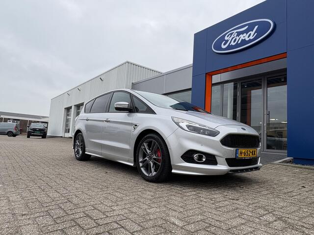 Ford S-MAX 2.0L ST-Line Panoramadak | Stoelverwarming | Trekhaak | Voorruit verwarming |