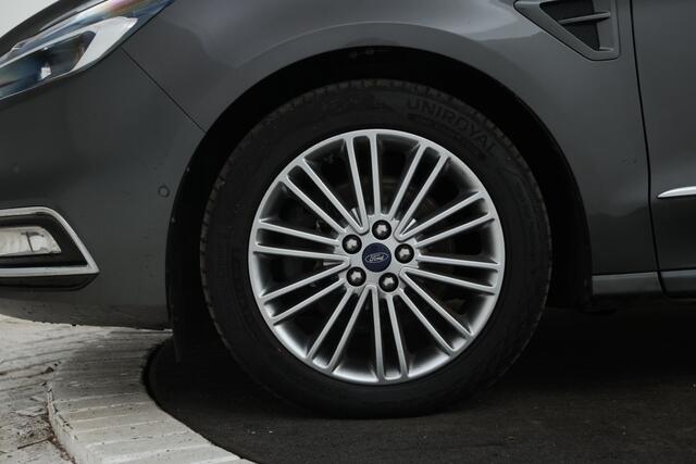 Ford S-MAX 2.0 Vignale 177Pk, Navigatie, Leer, Climate,