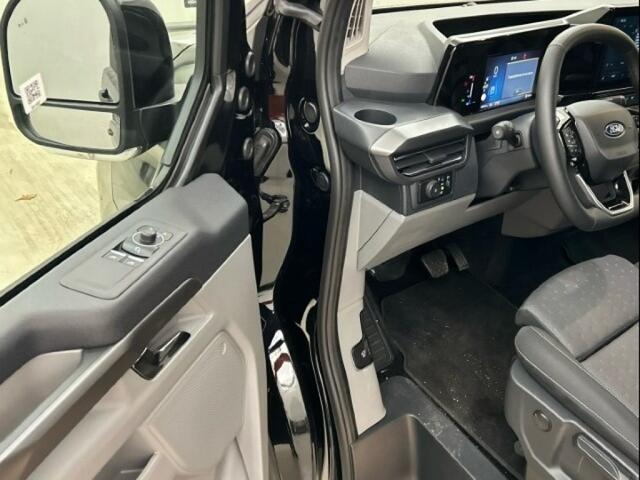 Ford TOURNEO Tourneo Titanium L2H1 320 170pk AUT incl. BTW en opties