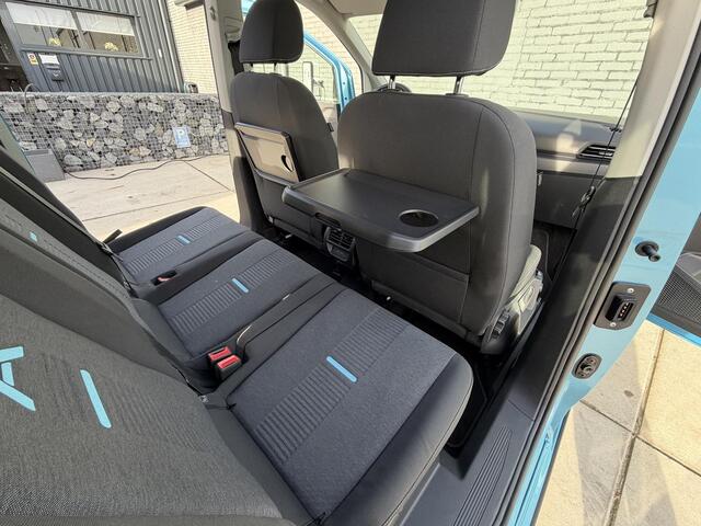 Ford TOURNEO CONNECT 1.5 EB | 7-PERSOONS | PANO | BOVAG!