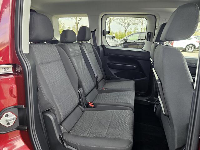 Ford TOURNEO CONNECT 1.5 EcoBoost PHEV L2 Limited 150pk | 5 persoons | Achteruitrijcamera | Navigatiesysteem | Virtual cockpit | Adaptive cruise | Stuur- en stoelverwarming | Nieuwstaat!