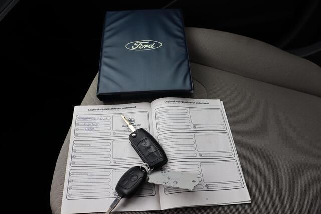 Ford TOURNEO COURIER 1.0 Titanium Cruise control, Stoelverwarming, Trekhaak, Parkeersensoren, Climate control, Lichtmetalen wielen