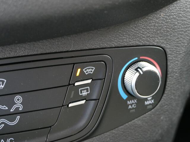 Ford TOURNEO COURIER 1.0 Titanium | verwarmde voorruit | parkeersensoren | cruise control