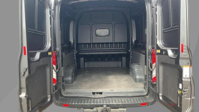 Ford TRANSIT 350 2.0 TDCI L3H2 DC Trend 6-zits | 170pk | Dubbele Cabine | Navigatie | Camera | Trekhaak | Stoelverwarming | Armsteun