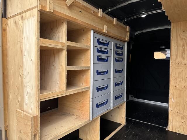 Ford TRANSIT 350 2.0 TDCI L3H2 Limited | Marge | Parkeersensoren | Achteruitrijcamera | Apple Carplay | Elektrische Bestuurdersstoel | Android Auto | Cruise Control | Trekhaak |