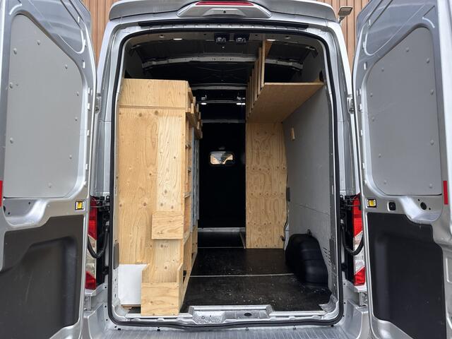Ford TRANSIT 350 2.0 TDCI L3H2 Limited | Marge | Parkeersensoren | Achteruitrijcamera | Apple Carplay | Elektrische Bestuurdersstoel | Android Auto | Cruise Control | Trekhaak |