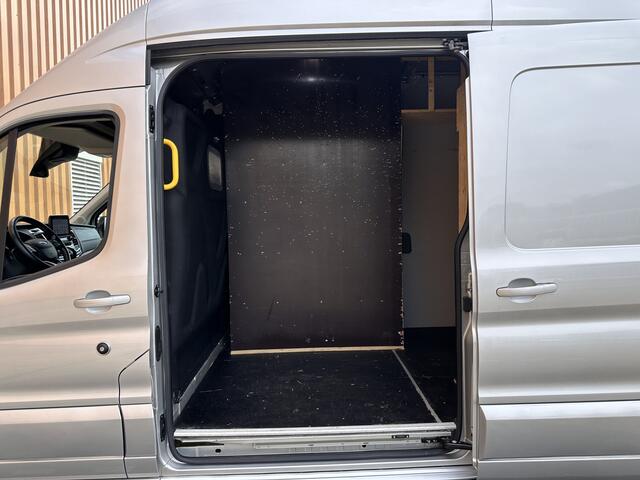 Ford TRANSIT 350 2.0 TDCI L3H2 Limited | Marge | Parkeersensoren | Achteruitrijcamera | Apple Carplay | Elektrische Bestuurdersstoel | Android Auto | Cruise Control | Trekhaak |