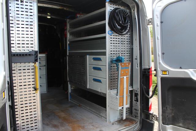 Ford TRANSIT 350 2.0 TDCI 130PK Euro6 L2H2 RWD Trend Service bus / Werkplaats inrichting