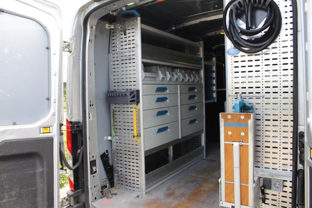 Ford TRANSIT 350 2.0 TDCI 130PK Euro6 L2H2 RWD Trend Service bus / Werkplaats inrichting