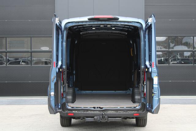 Ford TRANSIT 350 2.0 TDCI L3H2 Limited 165pk - Adaptive Cruise - Luchtvering - Blind Spot - 360 camera - Navigatie - Stoel-Stuurverwarming - Trekhaak - Rijklaar