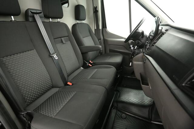 Ford TRANSIT 2.0 Ecoblue L3H2 Airco Cruise Camera Carplay PDC 3 Persoons LED Trekhaak