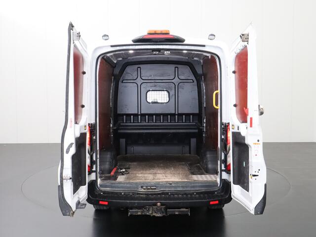Ford TRANSIT 2.0TDCI 130PK L2H2 Dubbele Cabine | 7-Persoons | Leder | Navigatie | Camera | Airco | Cruise | Trekhaak