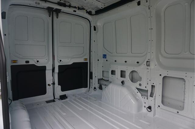 Ford TRANSIT 350M LDT 130PK L2H2 BPM VRIJ!! 12" Sync 4 Apple CP/Android A. Cam, Stoel-Stoel Trekhaak!! NR. WV05*