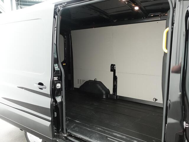 Ford TRANSIT 130pk L2H2 Automaat Trekhaak Airco 360°Camera DAB+
