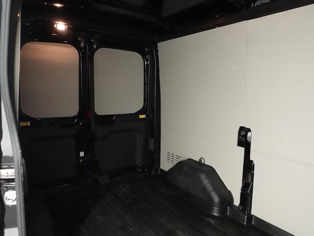 Ford TRANSIT 130pk L2H2 Automaat Trekhaak Airco 360°Camera DAB+