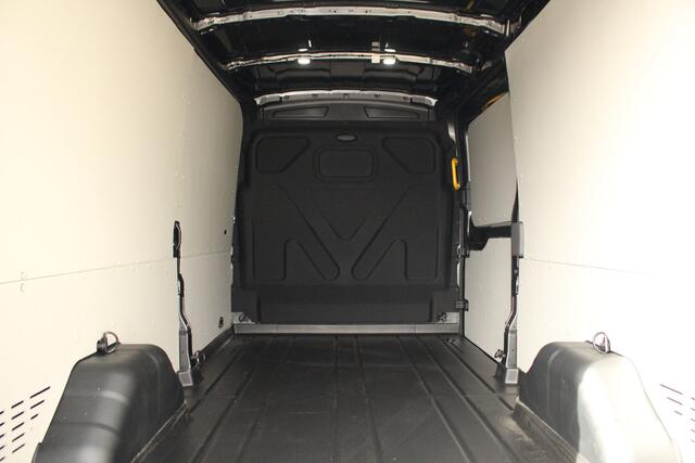 Ford TRANSIT 350 2.0TDCI 165pk L3H2 Trend | Automaat | Cruise | 2800kg trekgewicht | Sync 4 13" | Camera | Carplay/Android | Lease 645,- p/m