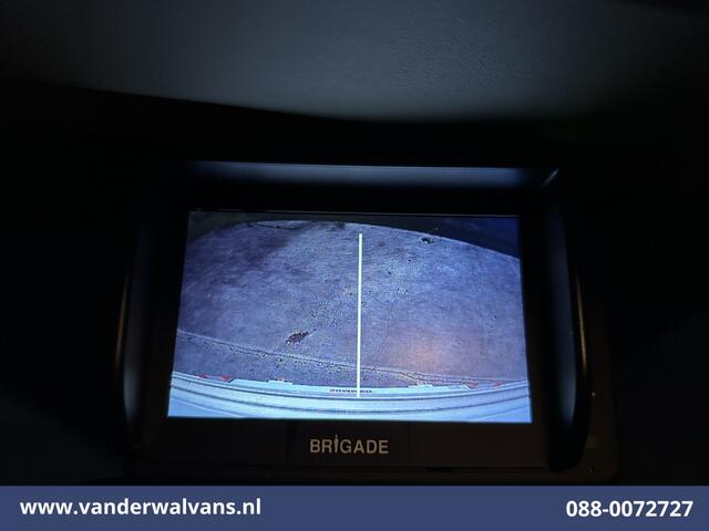 Ford TRANSIT 2.0 TDCI 130pk Bakwagen 221cm hoog Laadklep Euro6 Airco | 3-Zits | Camera Verwarmde voorruit, Bijrijdersbank, 2750kg Trekvermogen