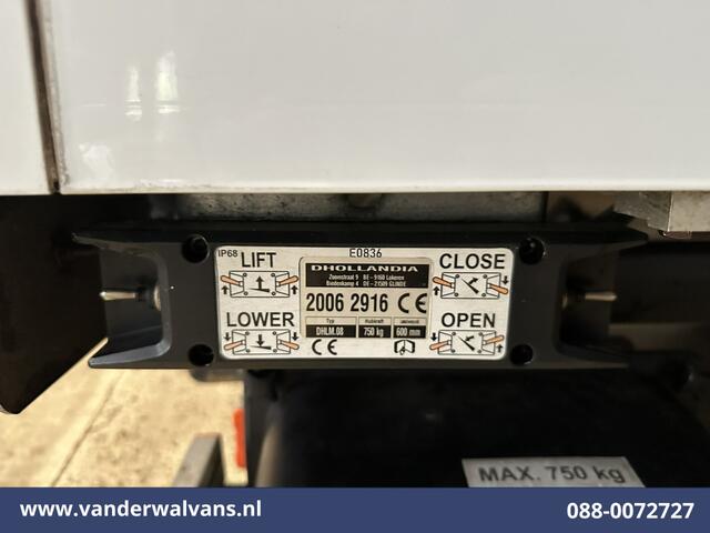 Ford TRANSIT 2.0 TDCI 130pk Bakwagen 221cm hoog Laadklep Euro6 Airco | 3-Zits | Camera Verwarmde voorruit, Bijrijdersbank, 2750kg Trekvermogen