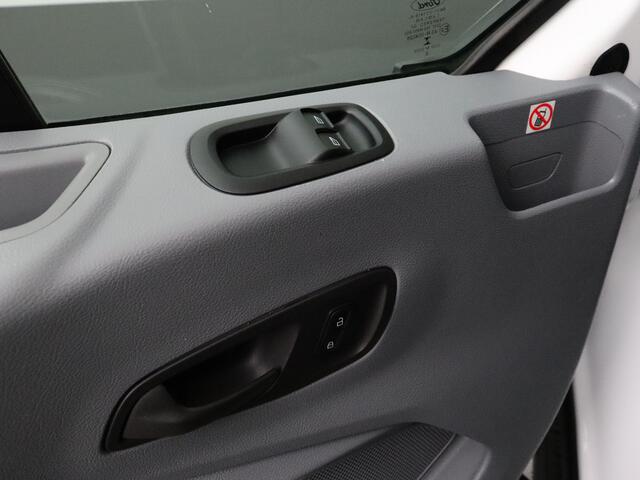 Ford TRANSIT 2.0TDCI Bakwagen+Laadklep | Airco | Cruise | 3-Persoons