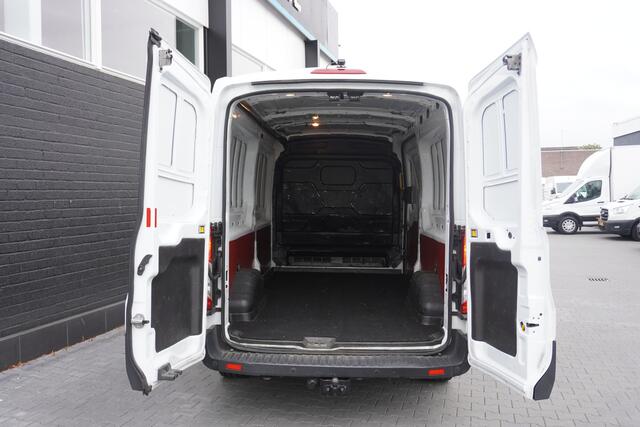 Ford TRANSIT 2.0 TDCI 130PK L3H2 EURO 6 - Airco - Cruise - Camera - ¤ 10.900,- Excl.