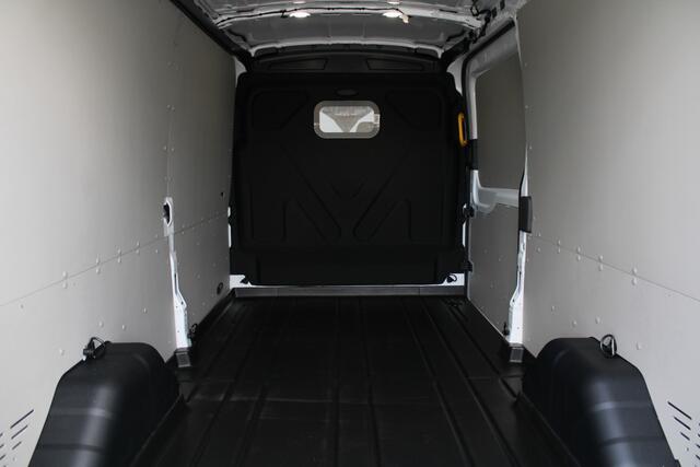 Ford TRANSIT 350 2.0 TDCI L3H2 Trend 130pk Trend - Facelift - Xenon - Carplay - Android - Camera - Airbag Passagier - Rijklaar