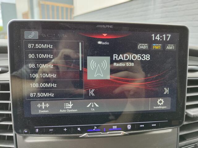 Ford TRANSIT 2.0TDCI 130pk 350 L4H3 Navi Camera Pdc Apple Carplay Android WiFi Airco Cruise Control Voorruit-Verwarmd Regensensor DAB Schuifdeur Betonplex Vloer Wandbetimmering Roll Stability Control Led Spoorwisselassist Euro 6 Zeer Compleet!