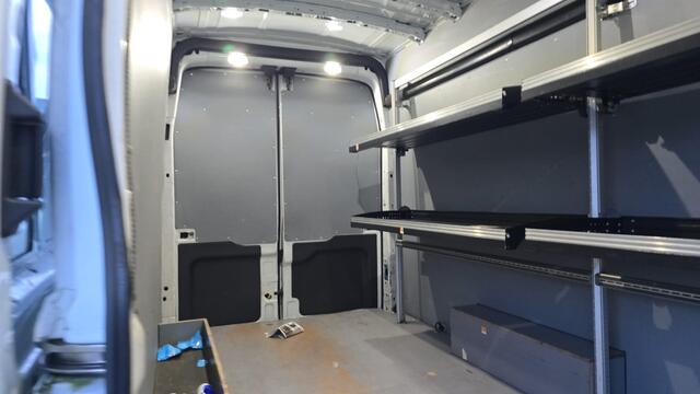 Ford TRANSIT 350 2.0 TDCI L4H3 Trend nieuwe motor erop