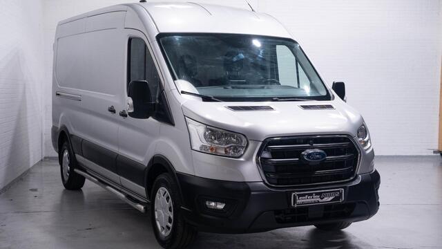 Ford TRANSIT 2.0 TDCI 130 pk L3H2 Trend Navi, Camera Trekhaak 2.500 kg, Sidebars, Cruise Control, NAP, 1e Eig., 3-Zits