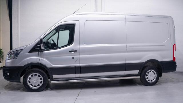 Ford TRANSIT 2.0 TDCI 130 pk L3H2 Trend Navi, Camera Trekhaak 2.500 kg, Sidebars, Cruise Control, NAP, 1e Eig., 3-Zits