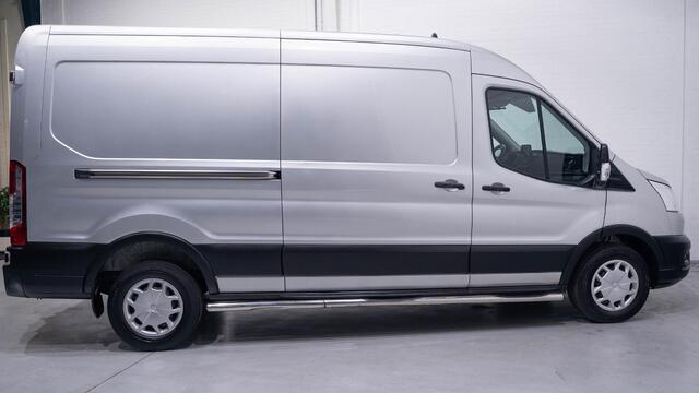 Ford TRANSIT 2.0 TDCI 130 pk L3H2 Trend Navi, Camera Trekhaak 2.500 kg, Sidebars, Cruise Control, NAP, 1e Eig., 3-Zits