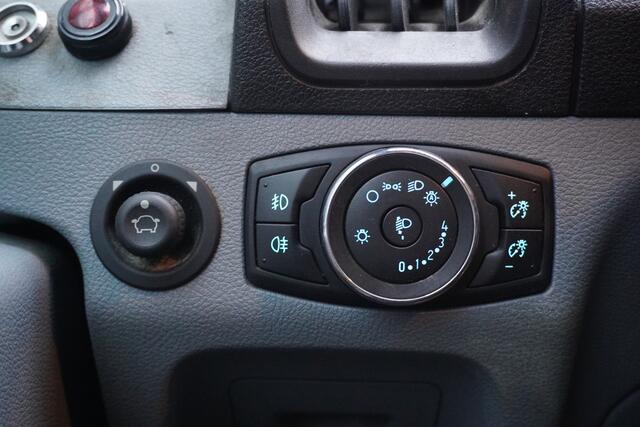 Ford TRANSIT 2.0 TDCI 170PK Dubbel lucht Openlaadbak L4 EURO 6 - Airco - Navi - Cruise - Kraan - ¤ 19.900,- Excl.