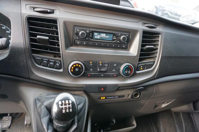 Ford TRANSIT 350 131pk L2H2 2x Schuifdeur Trekhaak Parkeersensoren Cruise control Stoelverwarming Airco Voorruit verwarming