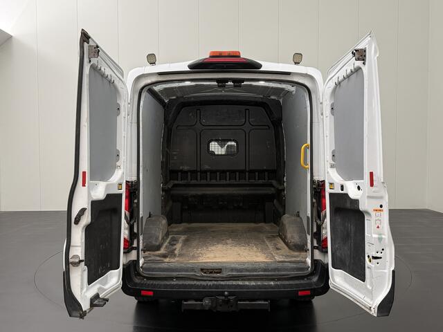 Ford TRANSIT 2.0TDCi 130PK L3H2 Dubbele Cabine 7-Persoons | Leder | Navigatie | Camera | Trekhaak 2800Kg