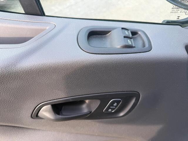 Ford TRANSIT 350 2.0TDCI Dubbelcabine Openlaadbak Airco Camera Trekhaak 10000KM