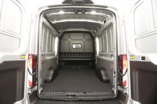 Ford TRANSIT 2.0 TDCI L3H2 170PK Trail | DC | 6-Zits | Airco | Camera | Carplay | Cruise | Bi-Xenon | Trekh. | Parkeersens.