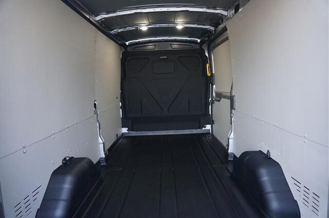 Ford TRANSIT 350L 130PK AUT L3H2 BPM VRIJ!! Sync4 Navi, 360 Camera, LM Velg, Trekhaak!! NR. A64