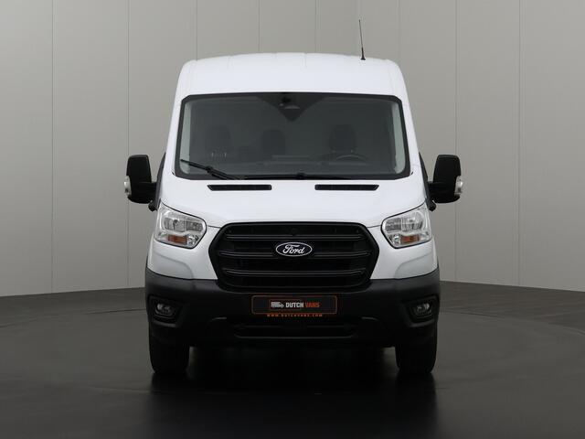 Ford TRANSIT 130PK L3H2 | Navigatie | Camera | Airco | Cruise | Trekhaak | Betimmering | 3-Zits