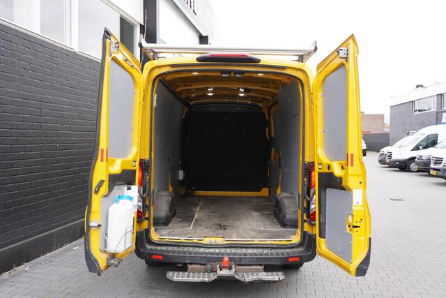 Ford TRANSIT 2.0 TDCI L3H2 EURO 6 - Airco - Cruise - Trekhaak - ¤ 15.900,- Excl.