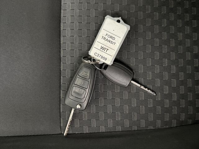 Ford TRANSIT 130PK L4H3 Jumbo | Camera | Trekhaak | 3-Zits | Airco | Cruise | Betimmering