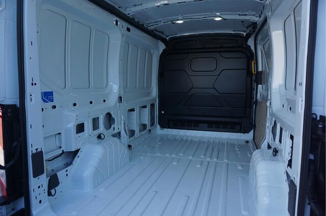 Ford TRANSIT 290M 105PK L2H2 BPM VRIJ!! Airco, PDC, Bluetooth! NR. J365*