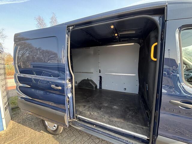 Ford TRANSIT 350 2.0 TDCI L2H2 Trend | SCI | 130pk | Trekhaak | Achteruitrijcamera | Cruise control | Airco | Bluetooth | Voorruitverwarming | 3 zitplaatsen