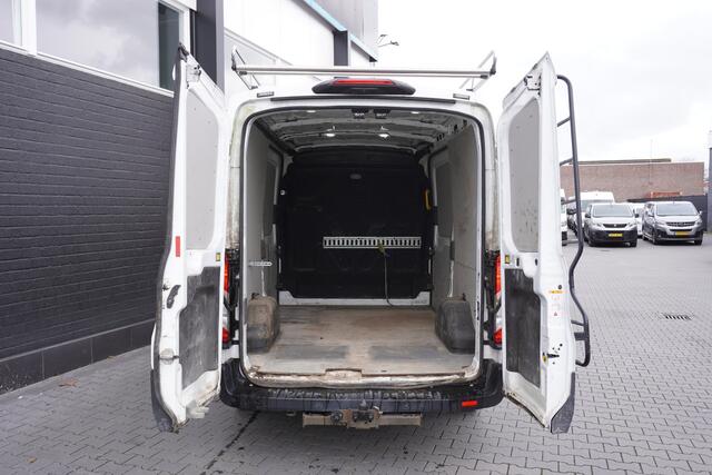 Ford TRANSIT 2.0 TDCI 130PK L2H2 2x schuifdeur EURO 6 - Airco - Cruise - PDC - ¤15.900,- Excl.