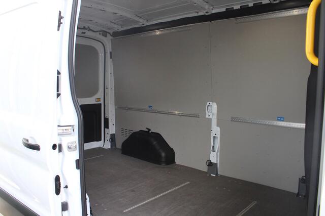 Ford TRANSIT 350L3H2 2,0EcoBlue 96kW Front Trend | Camera | Parkeersensoren | Vloer In Laadruimte | Airco |