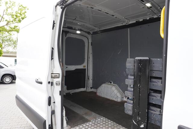 Ford TRANSIT 2.0 TDCI 130PK L2H2 EURO 6 - Airco - Navi - Cruise - ¤ 13.900,- Excl.