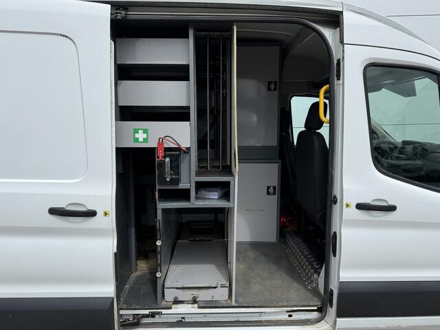 Ford TRANSIT 2.0 TDCI 130PK L2H2 Airco Cruise Control Parkeersensoren Stoelverwarming Zwaailampen Kastwand Inbouw