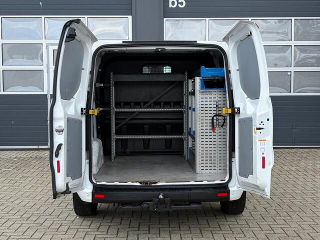 Ford TRANSIT Custom 2.0 TDCI 170 PK L2 Dubbelcabine Automaat / LED / Camera / Stoelverwarming / Carplay / Trekhaak / Cruise / PDC / Airco