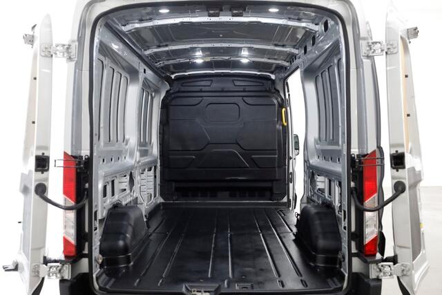 Ford TRANSIT 350 2.0 TDCI 130pk E6 L3H2 Trend Airco/Camera/Trekhaak 2800kg 02-2019