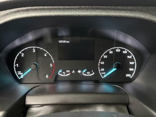 Ford TRANSIT 2.0TDCI 130PK L3H2 | Imperiaal | Trekhaak | Airco | Cruise | 3-Zits | Betimmering