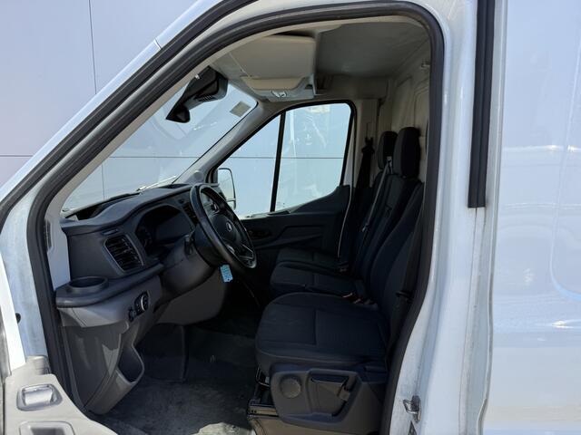 Ford TRANSIT 2.0 TDCI 130PK L3H2 Airco Cruise control Parkeersensoren v+a Camera Voorruitverwarming